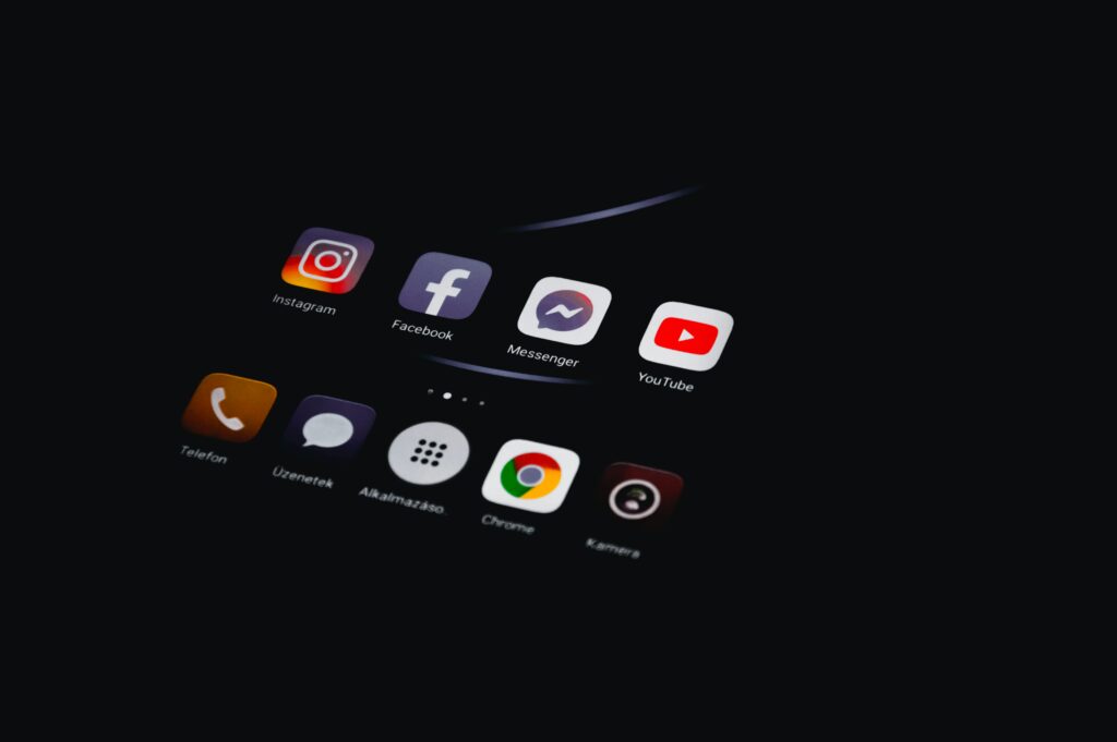 Dark social media